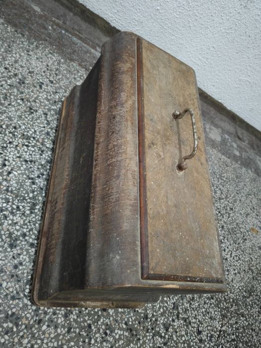 Антикварна шевна машина SINGER