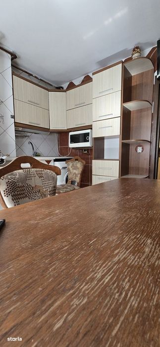 Închiriez 3 camere, Decomandate ,Călugăreni,Et. 1 65 mp