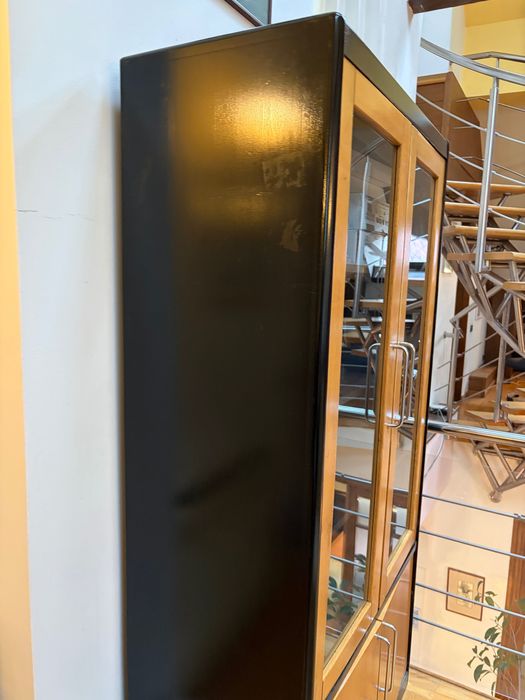 Bibliotecă maro cu negru Dulap