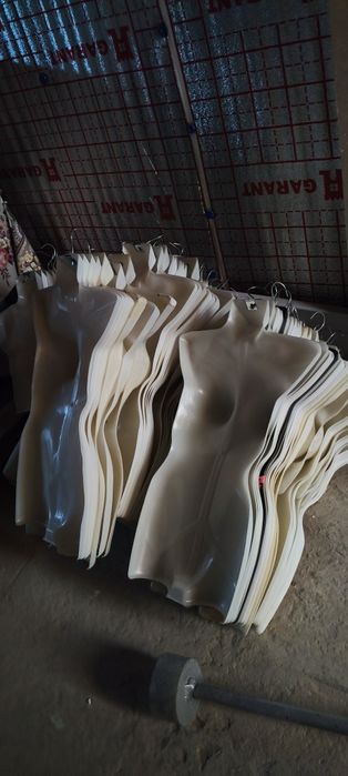 Maniken, ayollar kiymi uchun