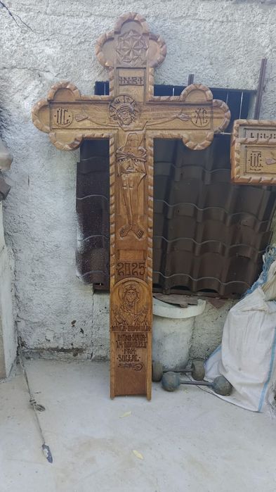 troita sculptata manual pe lemn de stejar  , preturi reale