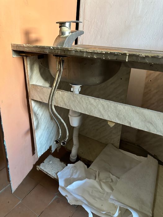 Продам кухонную мойку