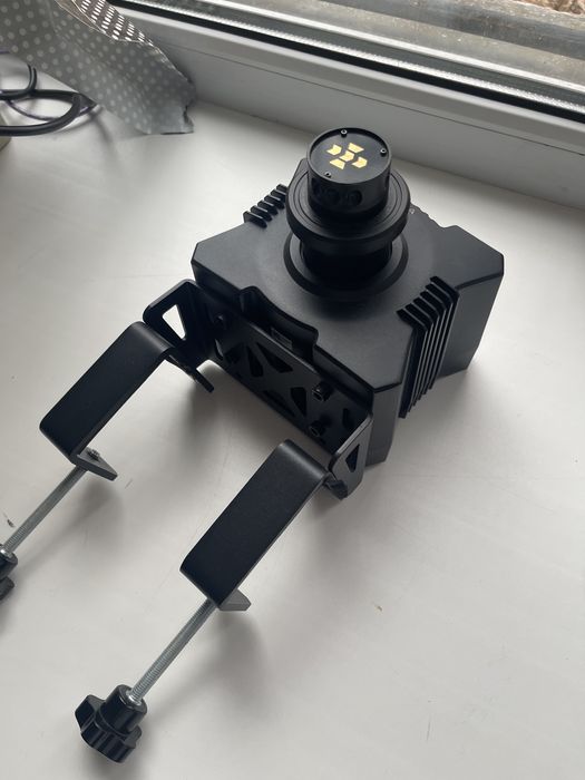 Moza r5 + Moza ES Formula Wheel Mod