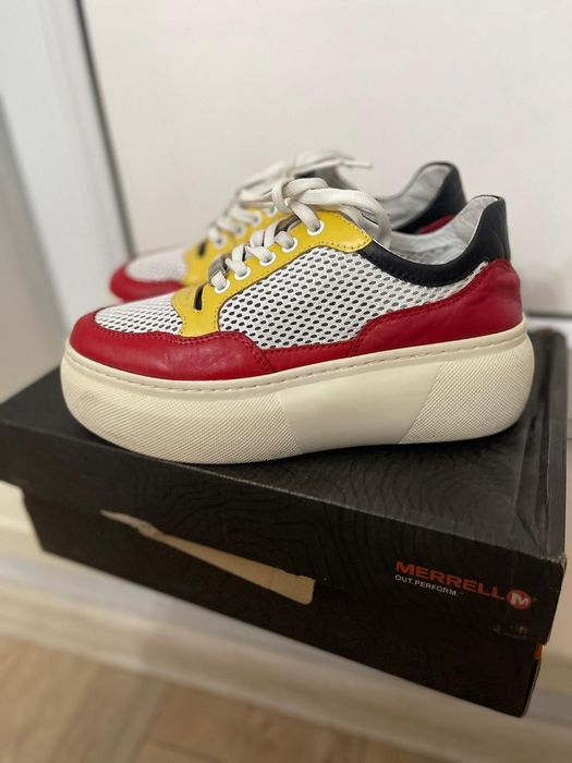 Срочно продам кросовки