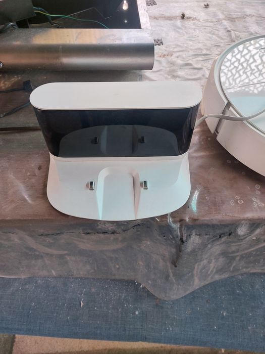 Продам робат полисов Roborock S6