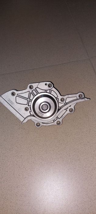 Водяной насос Ауди С4 3.6 4.2 объем