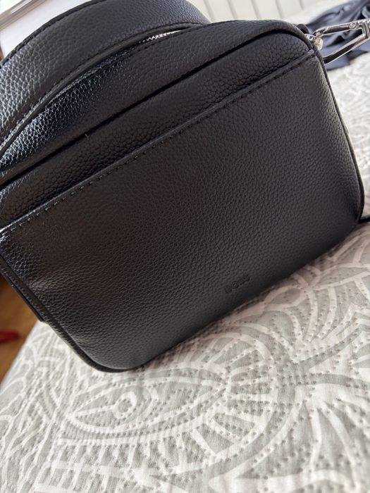 Дамска чанта Boss естествена кожа