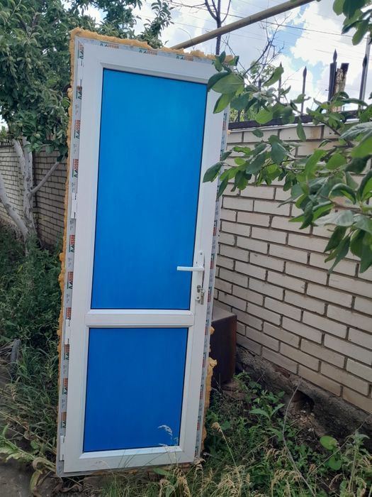 Пластикалық есік