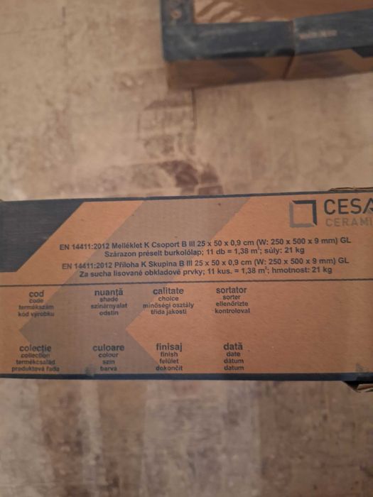 Vand Faianta 8 cutii gri + maron