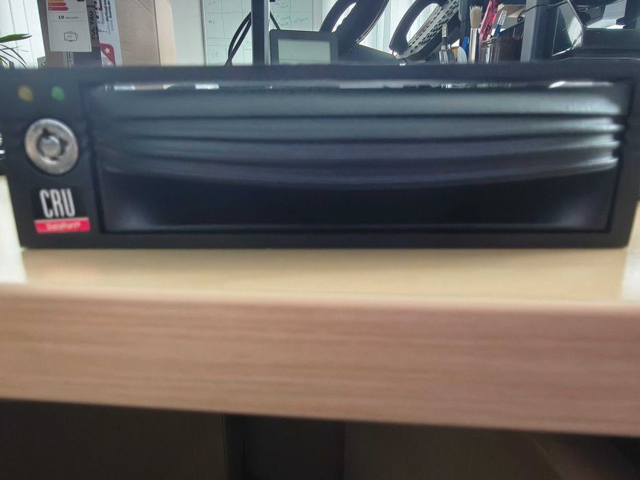 CRU DataPort HP + hard disk WD1600AAJS 160GB, 12 ore funcționare, health 100%, 2 chei originale