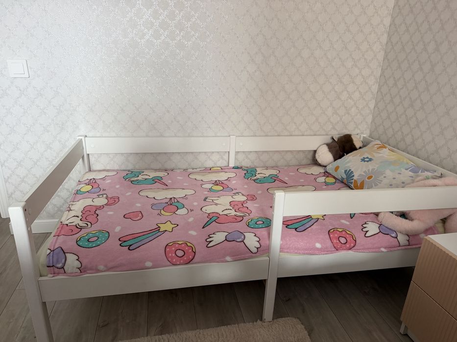 Продам детскую кроватку