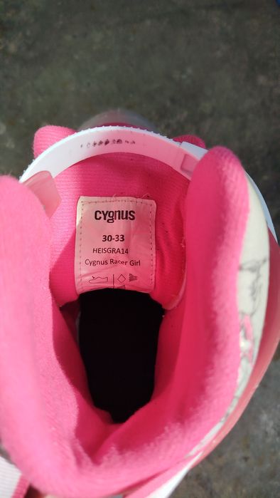 De vanzare role fete