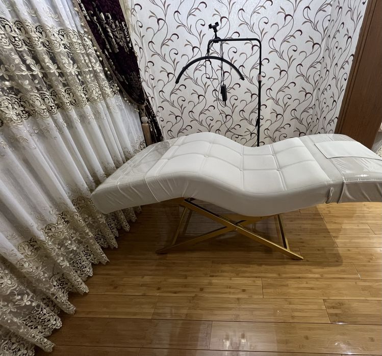 Кушетка для наращивания ресниц  для салонаи  и так же