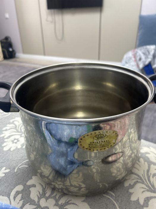 Нержавеющия каструля