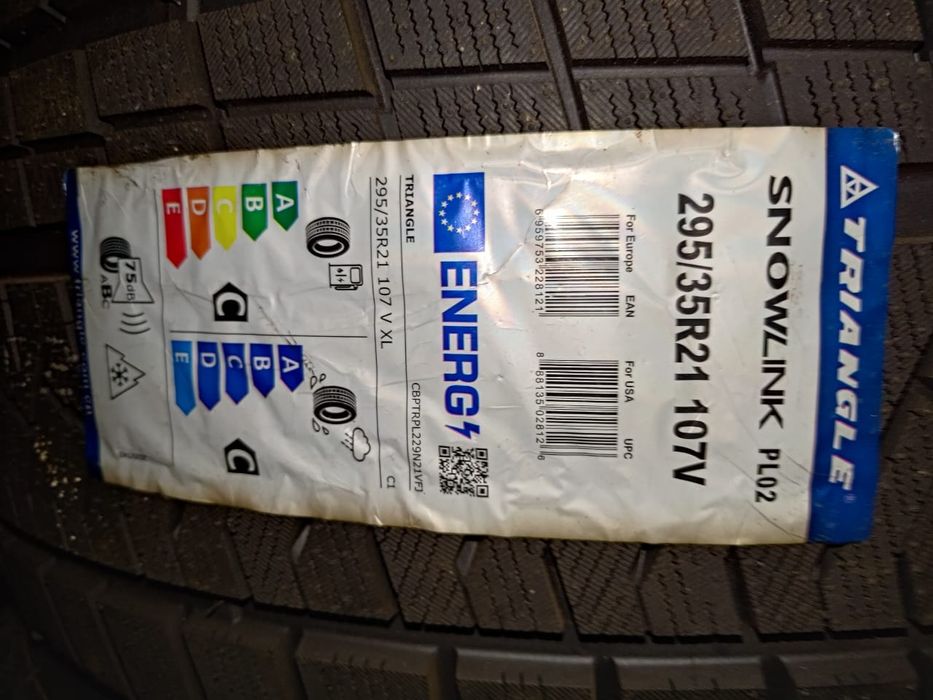 Triangle 295/35R21 PL02