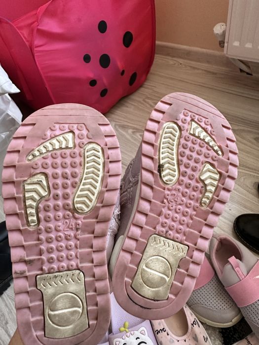 Обувки за деца