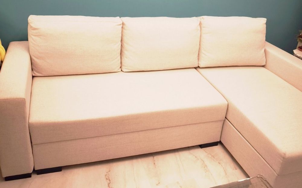 Нов  разтегателен диван (текстилен), цвят екрю