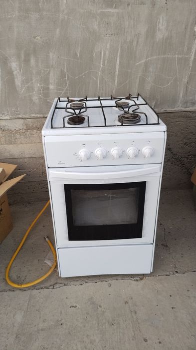 Газовая плита белая