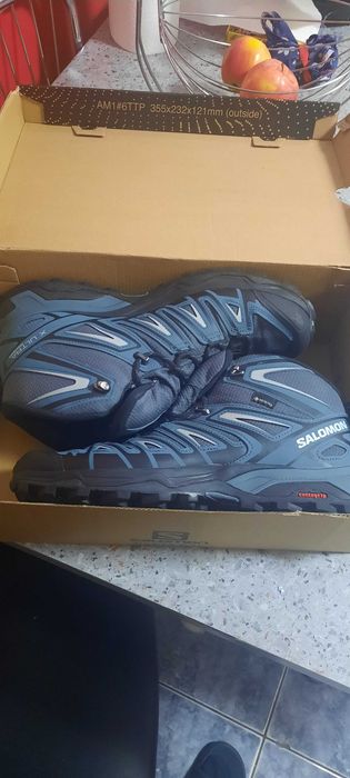 Vand ghete salomon pentru drumetie