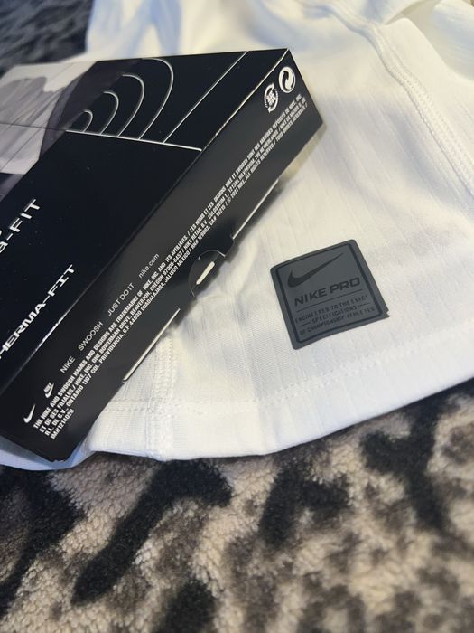 Nike Ski Mask ’s. | Noi, Impecabile! (Negru / Alb / CamoGrey) Cagulă.