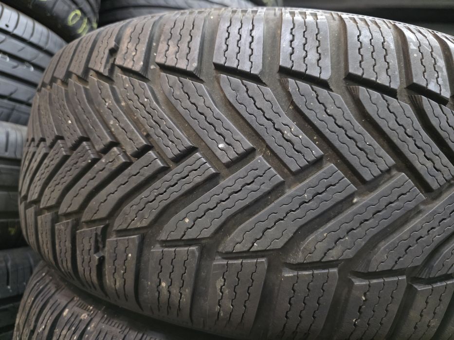 4бр Зимни гуми 215 55 16 - Michelin -
