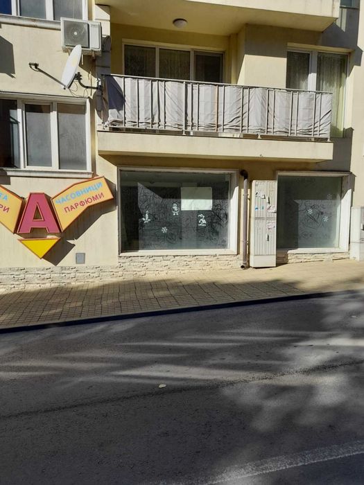 Дава се под наем Магазин в Балчик - 117 кв.м за 509.49 € - Снимка #1