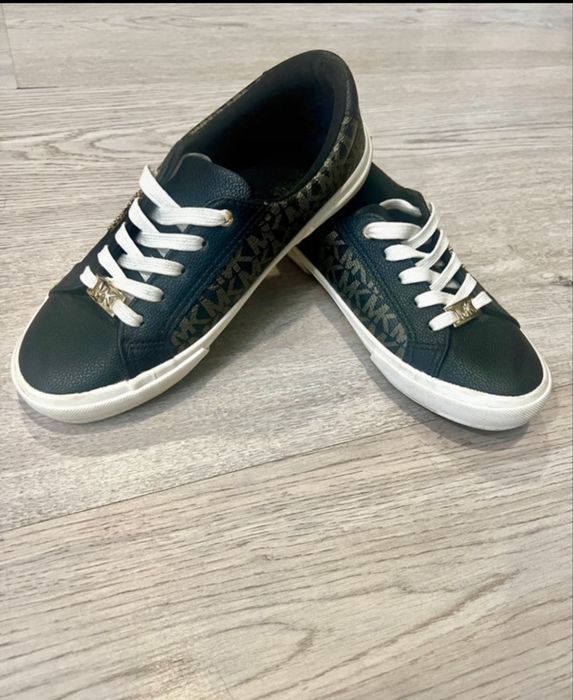 Tenisi MK ………………….