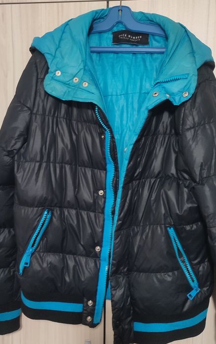 Мъжко, юношеско яке, цвят чер , с качулка,