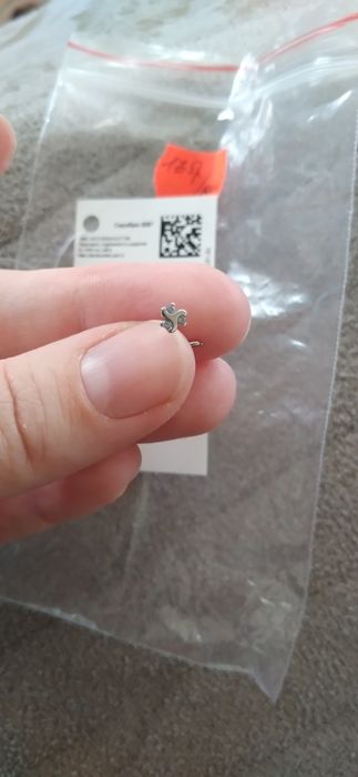 Пирсинг в нос . Серебро