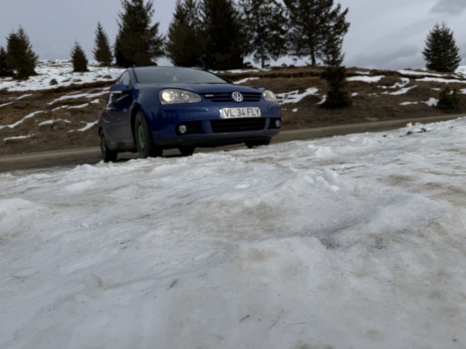 Vand / pentru dezmembrari