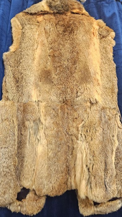 Vestă din blană naturală de iepure – elegantă, stare foarte bună