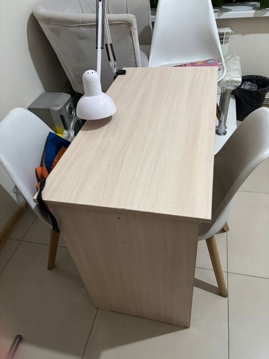 Продам маникюрный стол