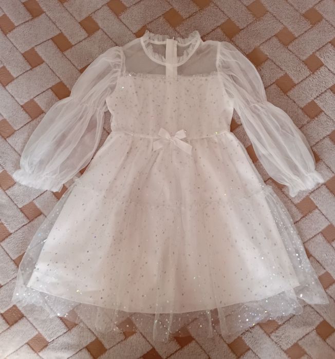 Платье, игрушки, прописи, кроватка для куклы