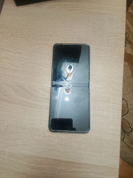 Galaxy z Flip5 с каробкой