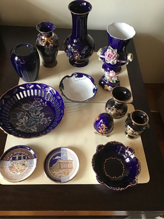 Bibelouri din ceramica cu cobalt sau cristal rosu