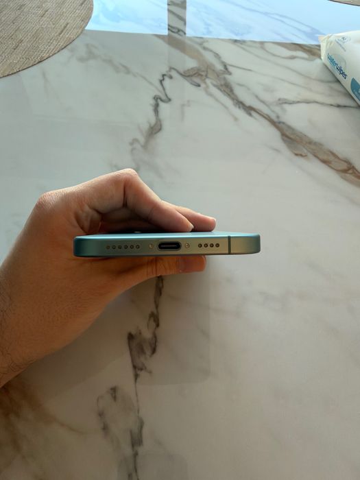 iPhone 16 plus 128gb