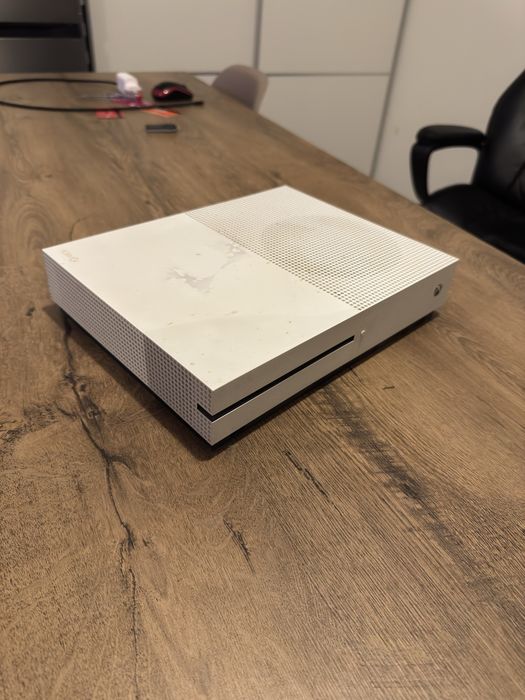 Xbox One S 500gb в добро състояние