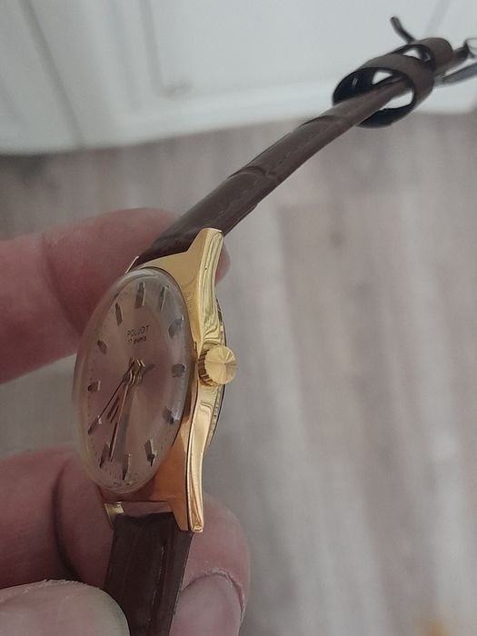 Продам часы СССР