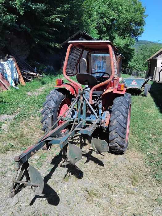 Vand tractor U 445 + plug + remorca + disc