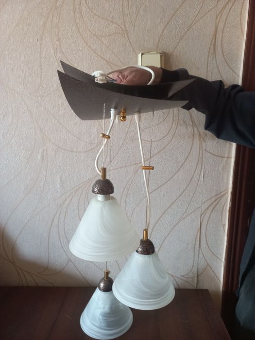 Продам 3 рожковую люстру