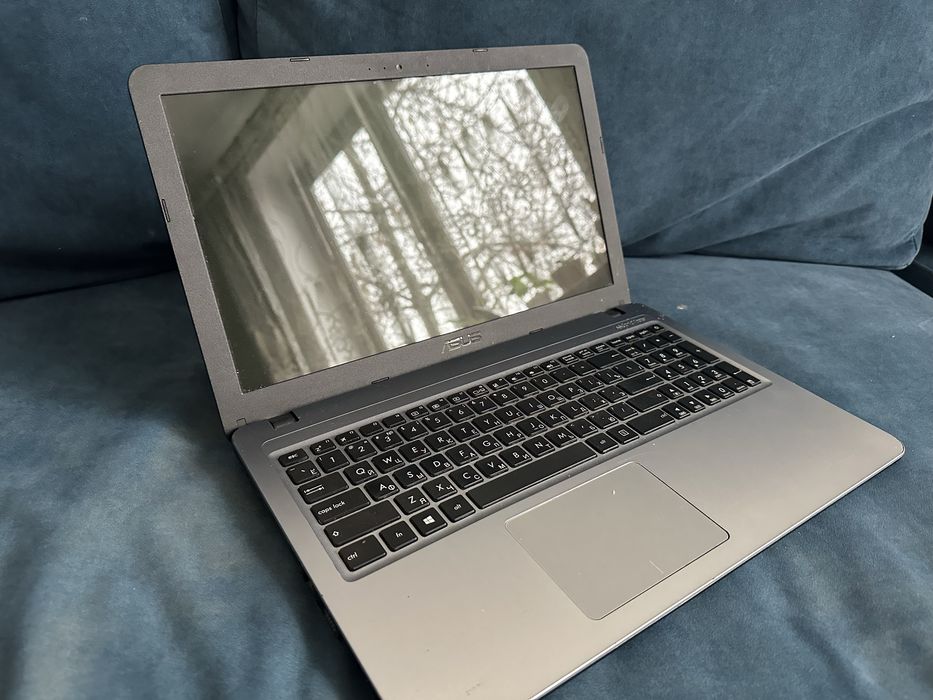 Ноутбук Асус 2017 года