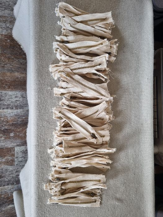 Pachet 80 buc Fermoare . 12 cm. Noi.