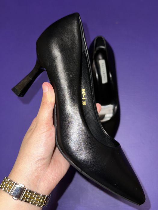 Женские босоножки