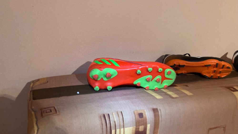 Детски спортни маратонки за футбол nike umbro