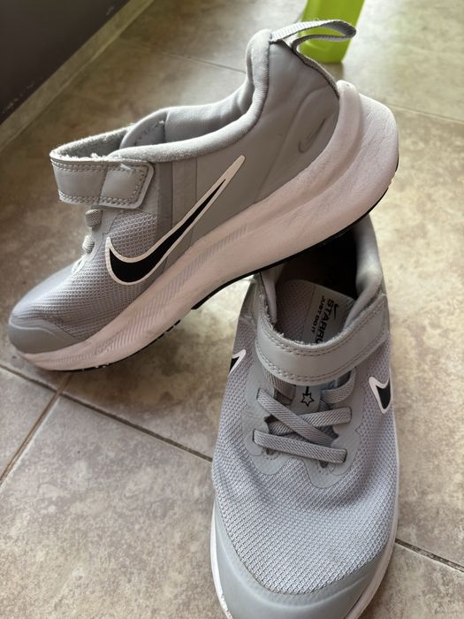 Маратонки   Nike