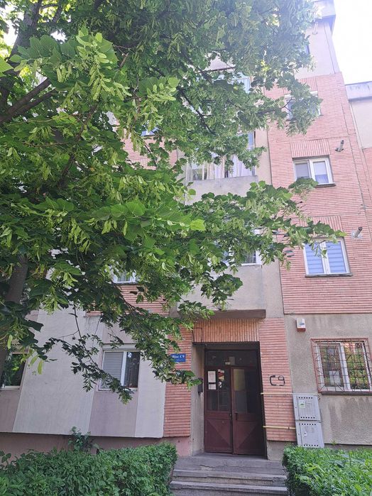 Apartament cu 3 camere de închiriat in zona George Enescu