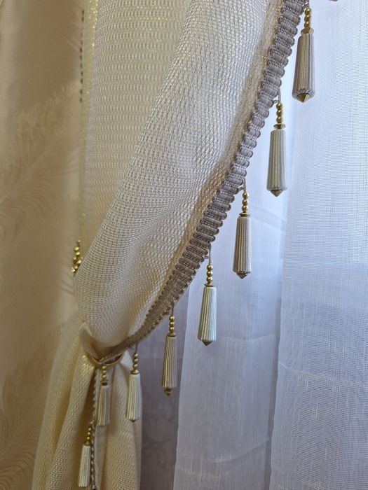 Продам новые комплект штор +тюль