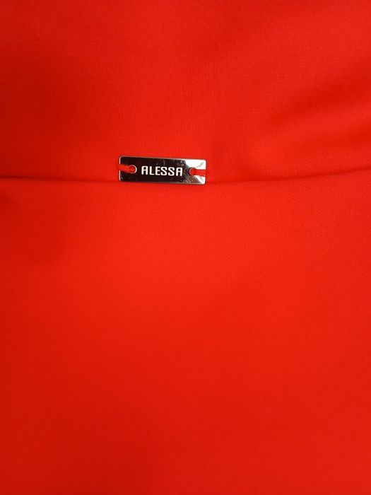 Червена рокля Alessa