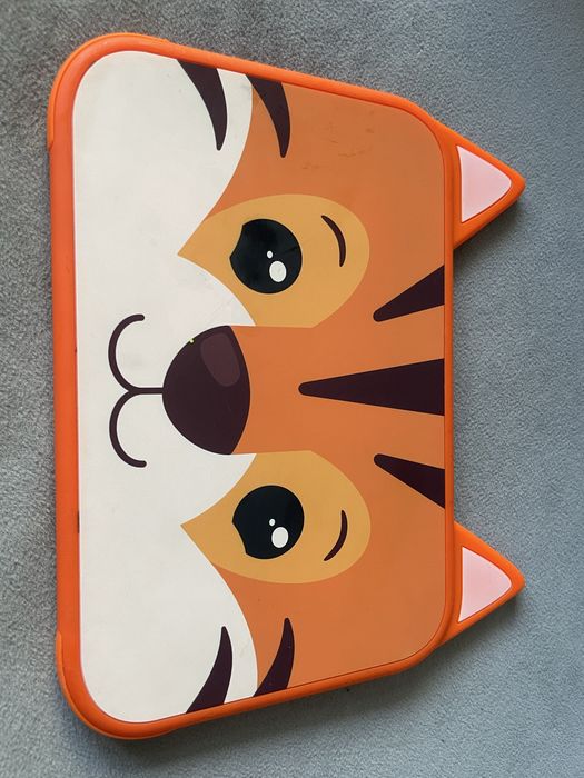 Планшет андроид всё работает  второй Самсунг