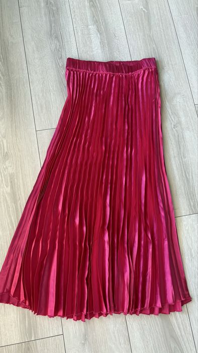 Цикламена плисирана пола